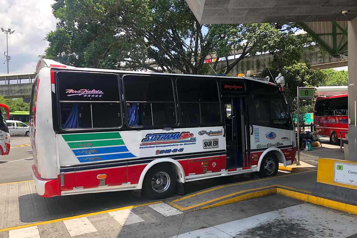 bus transport medellin