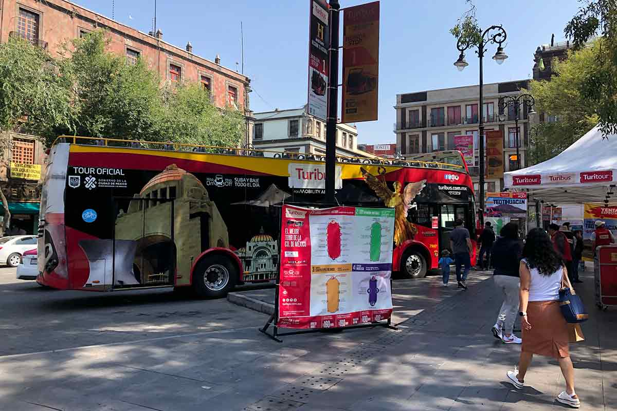 tourist bus in mexico city