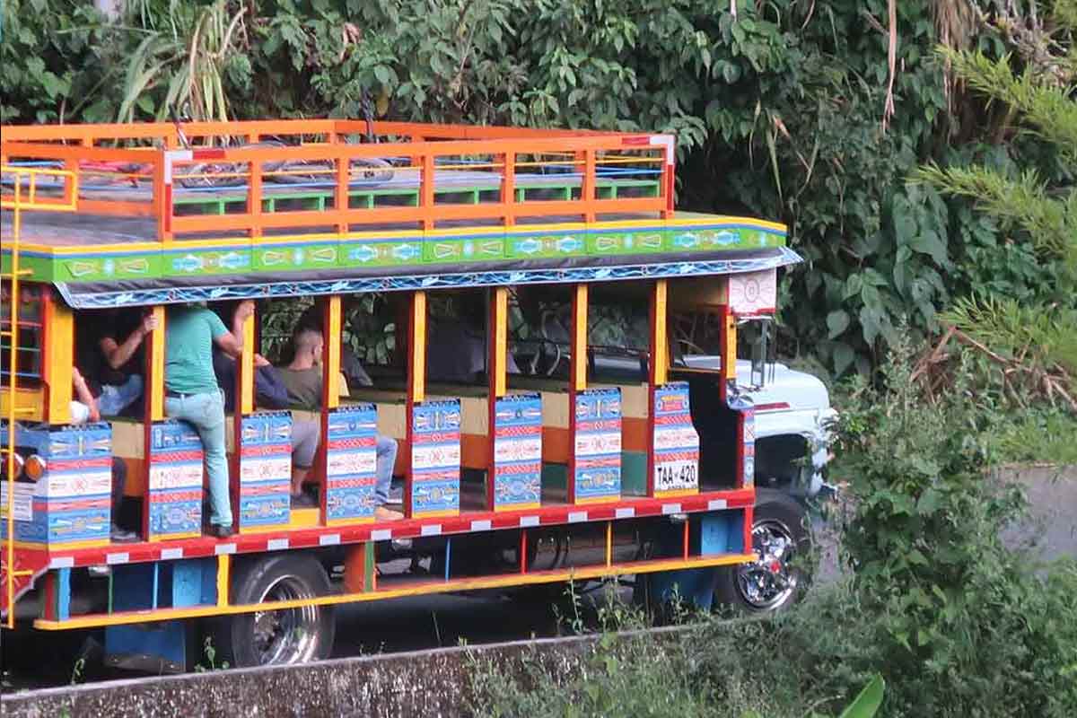 chiva jardin colombia